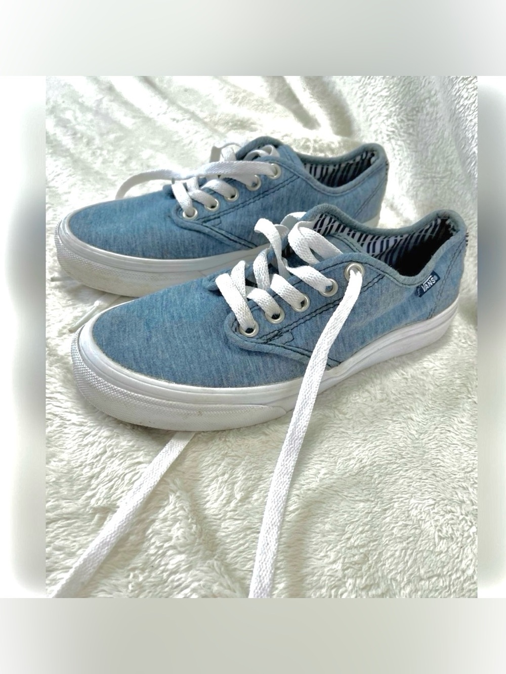 Low Top Skate Shoes Casual Canvas Indigo Chambray Heathered Sneakers Vans